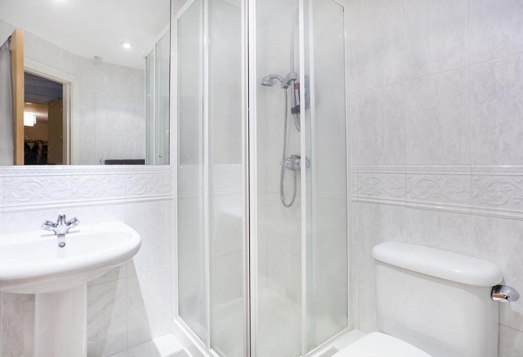 The Beehive Studio Apartment Йорк Екстериор снимка