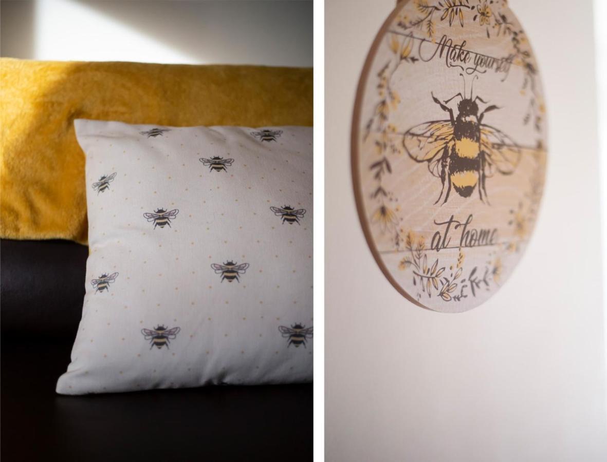 The Beehive Studio Apartment Йорк Екстериор снимка